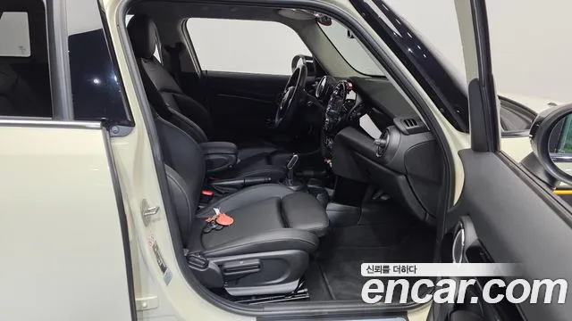 Mini Cooper Cooper 5 дверей Classic Launch Pack — Фото автомобиля 11