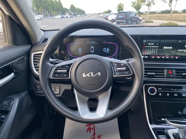 Kia Seltos — Фото автомобиля 6