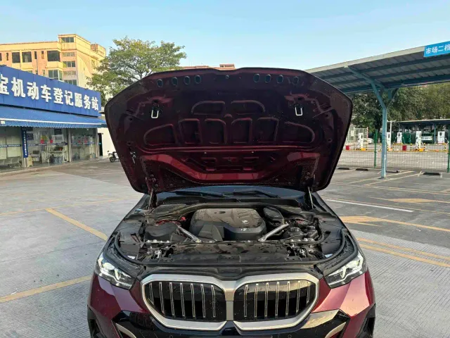 BMW 5 Series — Фото автомобиля 16