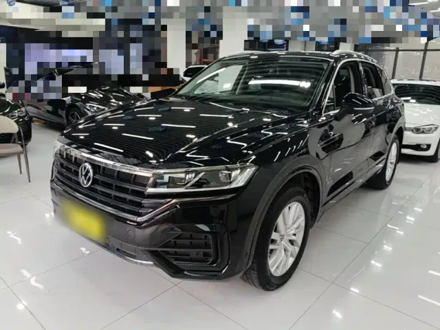 Фотография автомобиля — Volkswagen Touareg