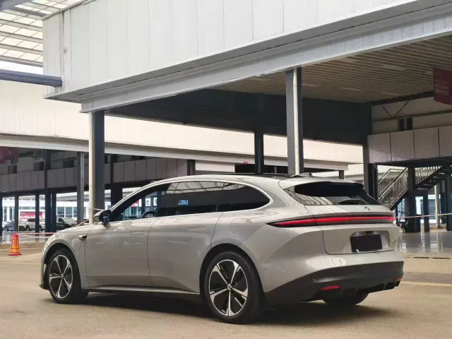 Nio ET5 Touring — Фото автомобиля 9