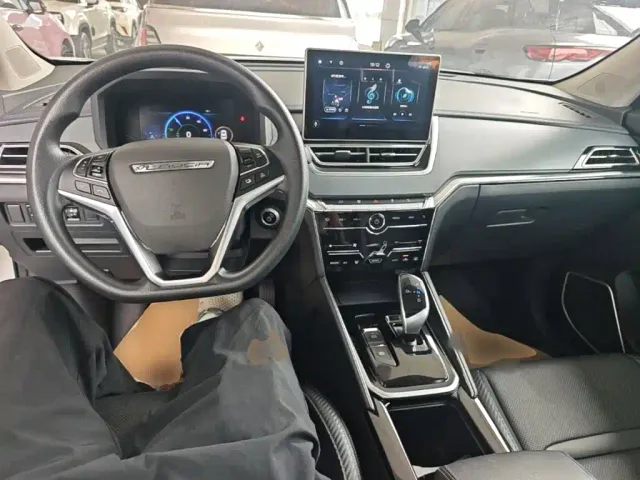 Venucia T60EV — Фото автомобиля 9