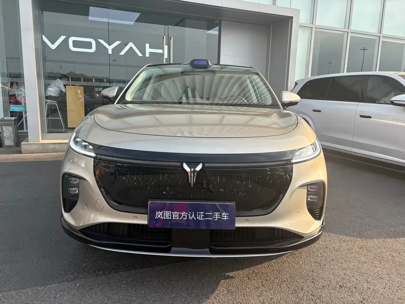 Voyah Auto Voyah Zhiyin 2025 Model 2WD Huawei Qiankun Edition — Фото автомобиля 2