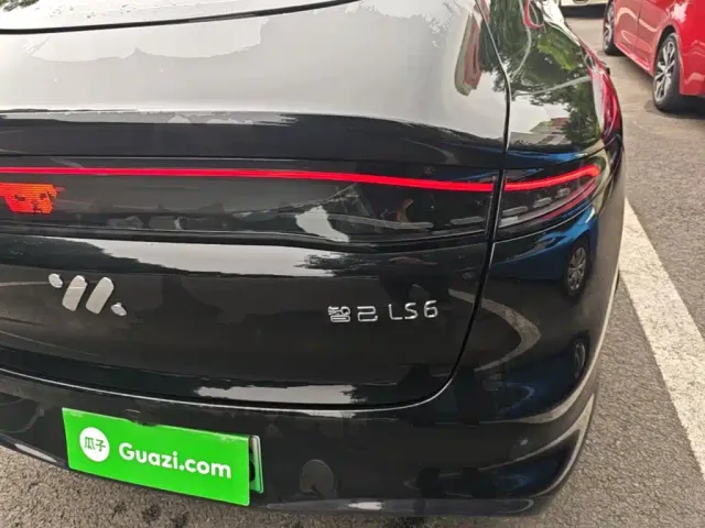 IM Motors LS6 — Фото автомобиля 7