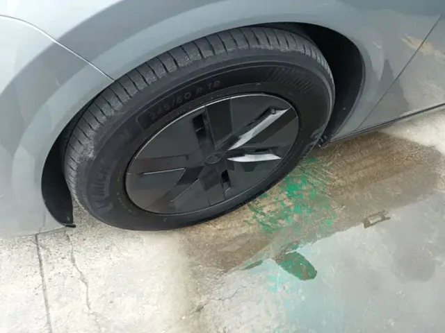 Li Auto MEGA — Фото автомобиля 22