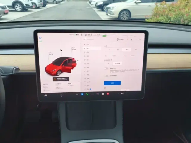 Tesla Model Y — Фото автомобиля 12