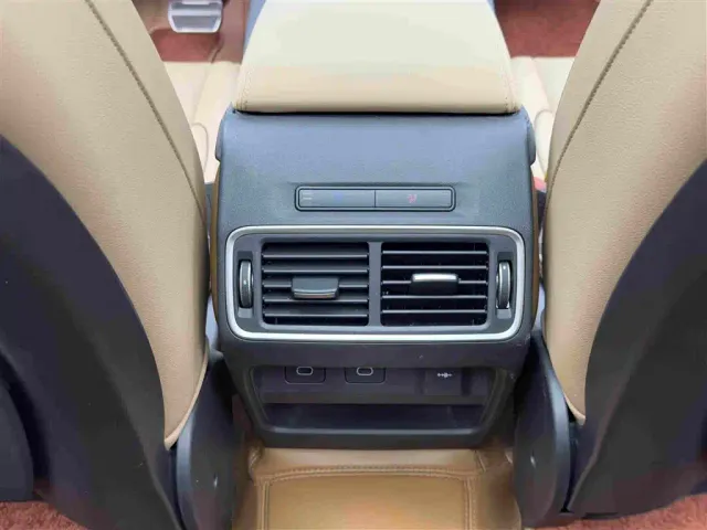 Land Rover Discovery Sport — Фото автомобиля 13