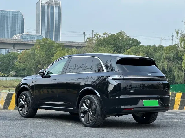 Li Auto L7 — Фото автомобиля 5