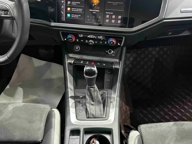 Audi Q3 — Фото автомобиля 12