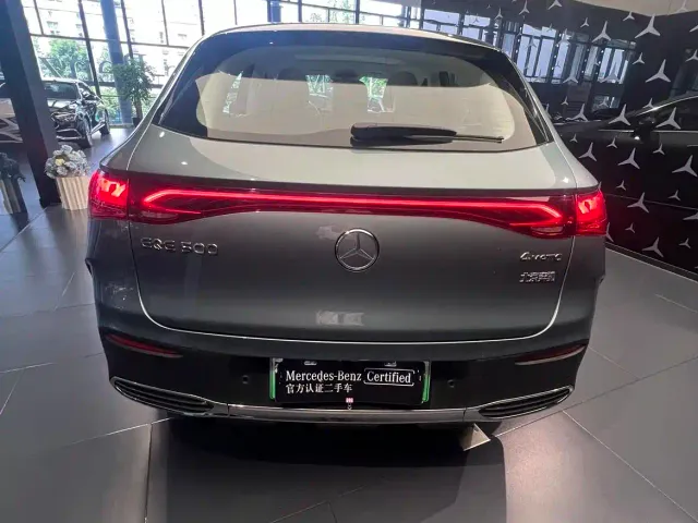 Mercedes-Benz EQE SUV — Фото автомобиля 4