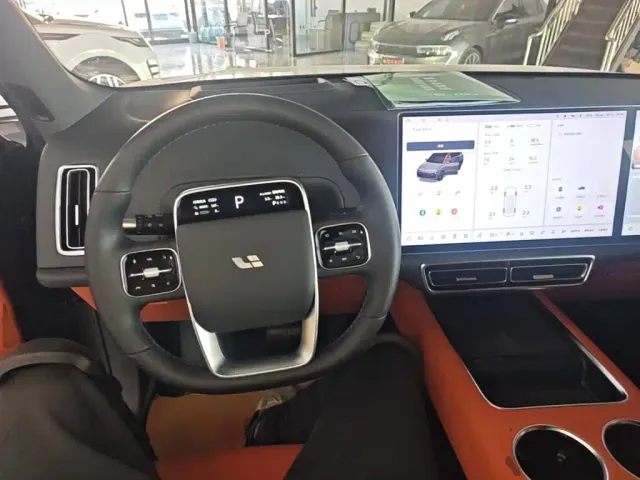 Li Auto L9 — Фото автомобиля 10