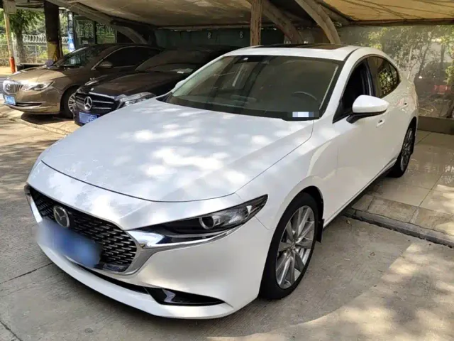 Фотография автомобиля — Mazda Axela