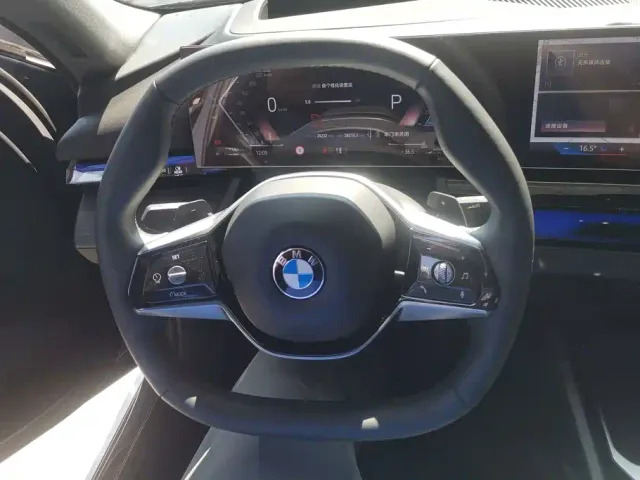 BMW 5 Series — Фото автомобиля 15