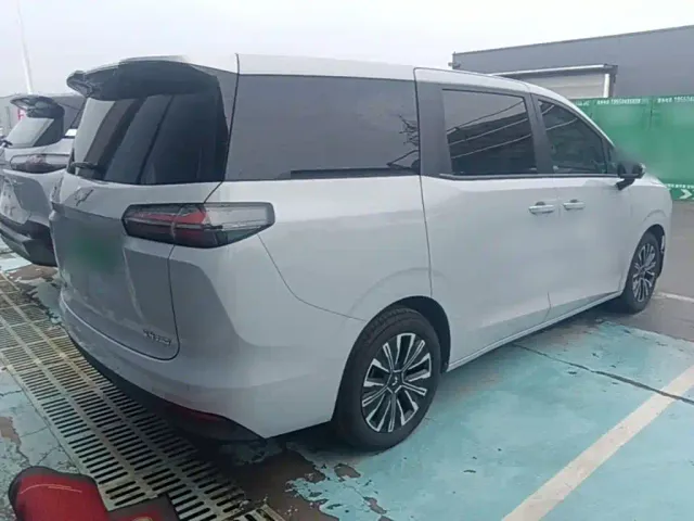 Wuling Starlight 730 — Фото автомобиля 6