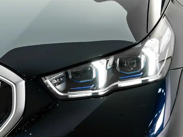 BMW BMW 5 Series 2025 530Li Premium M Sport Package — Фото автомобиля 4