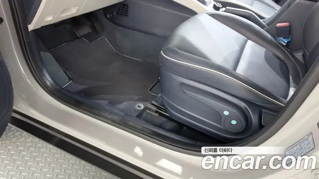 Hyundai Venue — Фото автомобиля 17