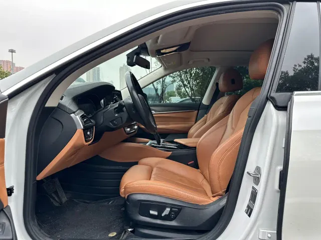 BMW 6 Series Gran Turismo — Фото автомобиля 4