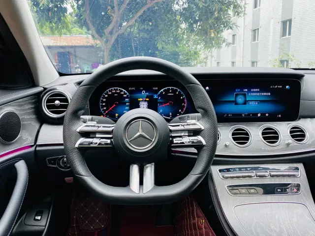 Mercedes-Benz E-Class — Фото автомобиля 15