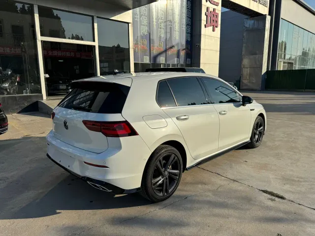 Volkswagen Golf — Фото автомобиля 16