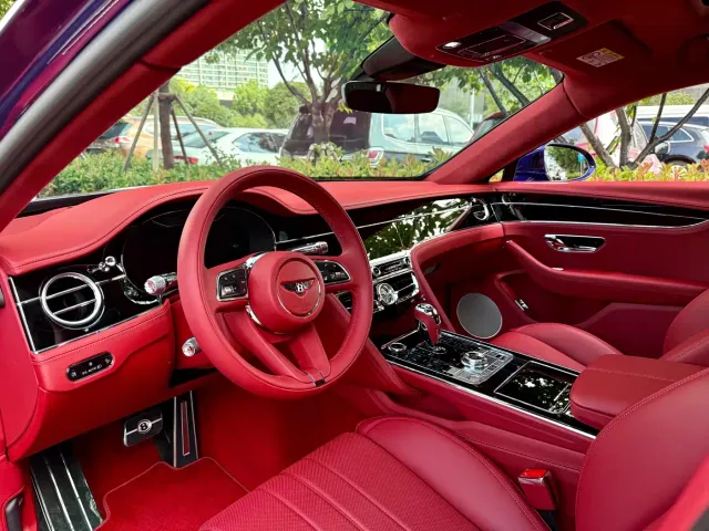 Bentley Flying Spur — Фото автомобиля 4