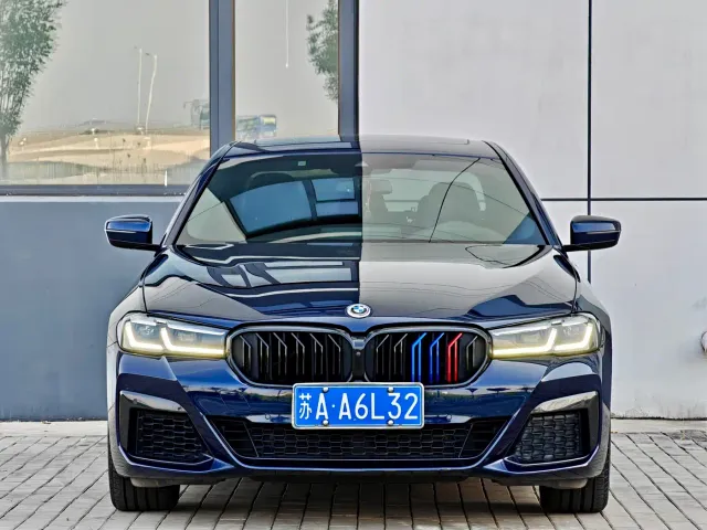 BMW 5 Series — Фото автомобиля 2