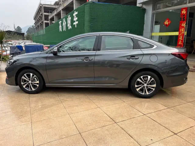 Changan Eado — Фото автомобиля 5