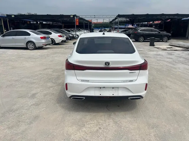 Changan Eado — Фото автомобиля 14