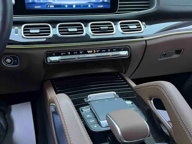 Mercedes-Benz GLE-Class — Фото автомобиля 12