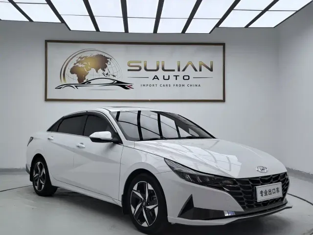 Hyundai Elantra — Фото автомобиля 3