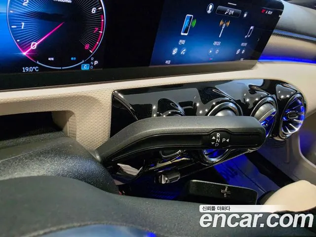 Mercedes-Benz A-Class W177 — Фото автомобиля 9