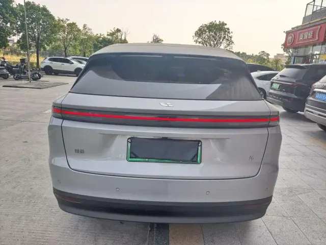 Li Auto i6 — Фото автомобиля 7