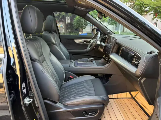 GAC Trumpchi GS8 — Фото автомобиля 15