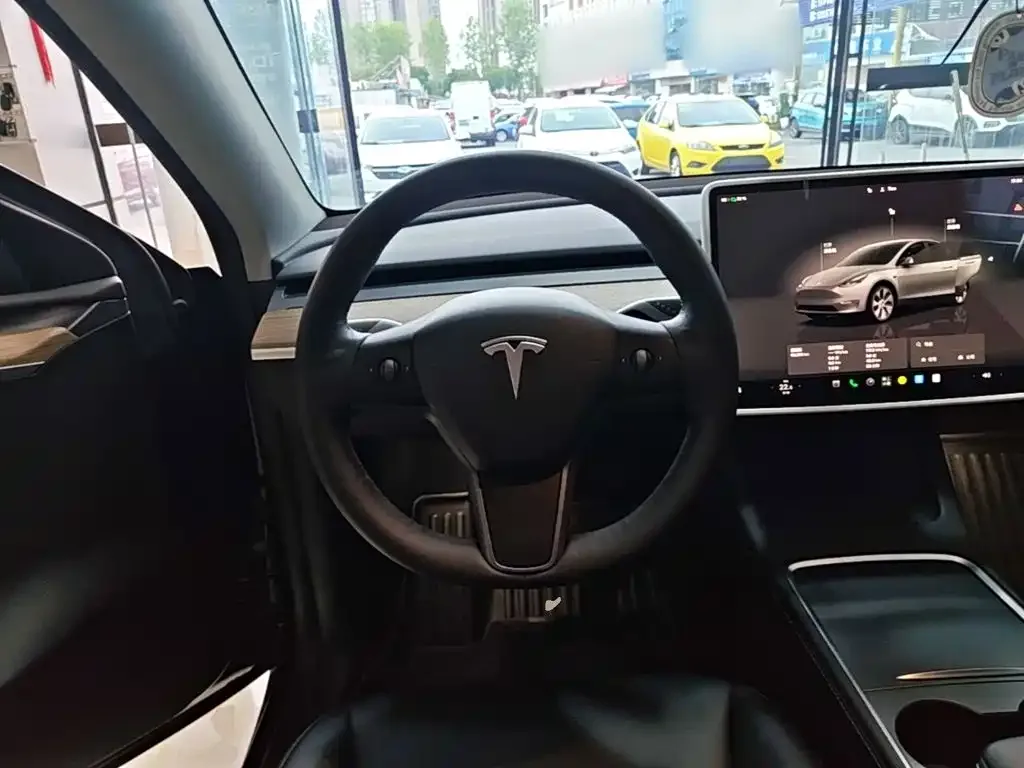 Tesla Model Y 2022 Facelift Rear-Wheel Drive Version — Фото автомобиля 10