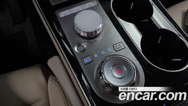 Genesis GV70 — Фото автомобиля 12