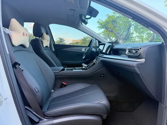 Geely Emgrand — Фото автомобиля 10