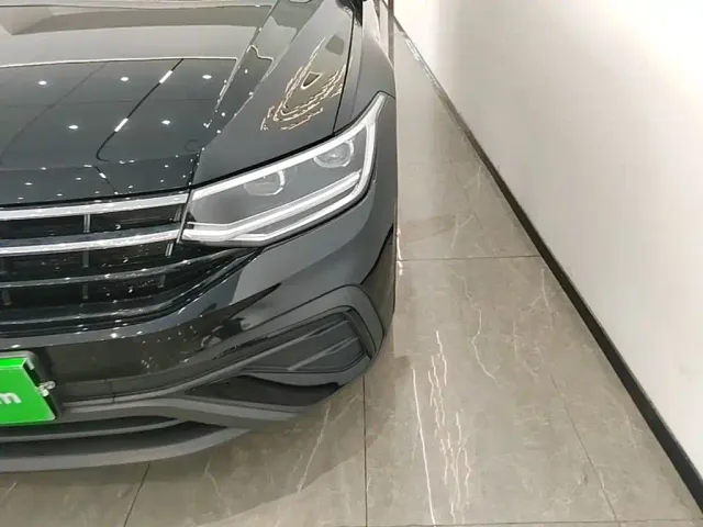 Volkswagen Tiguan L — Фото автомобиля 23