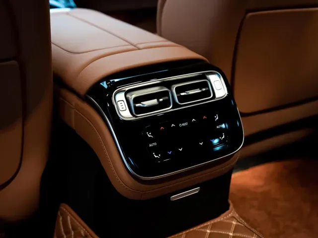 Mercedes-Benz S-Class — Фото автомобиля 11