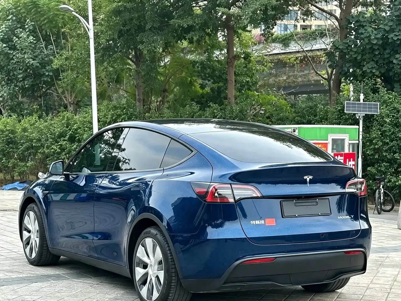 Tesla Model Y 2023 Rear-Wheel Drive Edition — Фото автомобиля 4