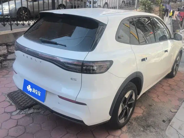 Geely Galaxy E5 — Фото автомобиля 3
