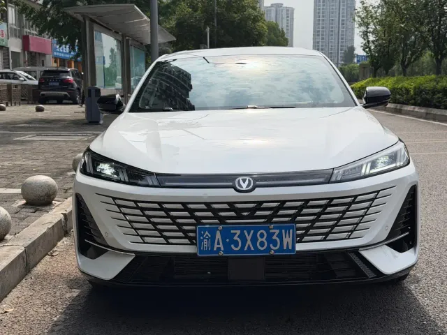 Changan Eado — Фото автомобиля 5