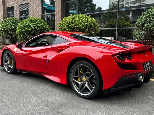 Ferrari F8 — Фото автомобиля 3