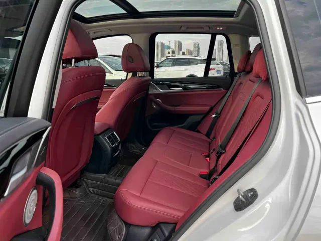 BMW iX3 — Фото автомобиля 5