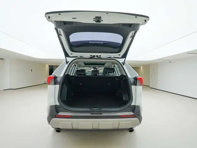 Toyota RAV4 — Фото автомобиля 5