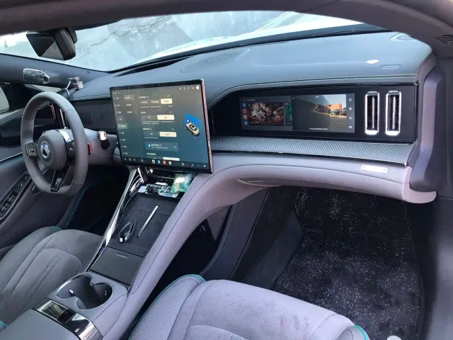 Denza Z9GT — Фото автомобиля 16