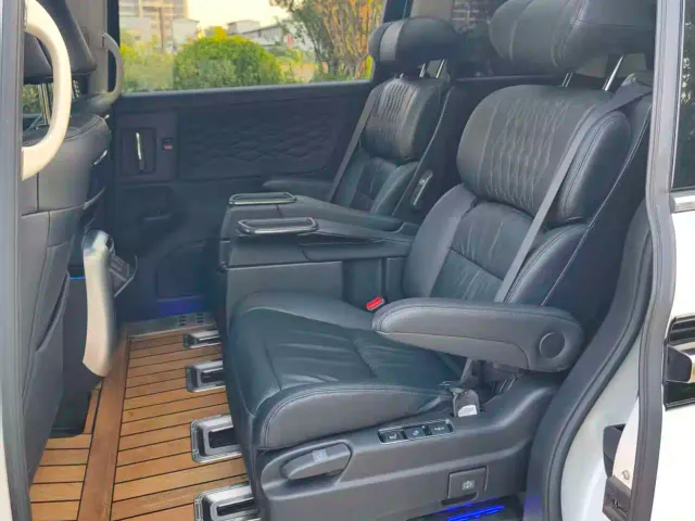 Honda Elysion 2022 2.0L e:HEV Luxury — Фото автомобиля 5