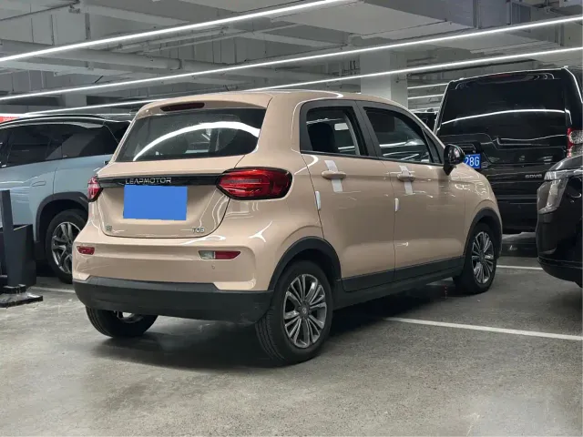 Leapmotor T03 — Фото автомобиля 15