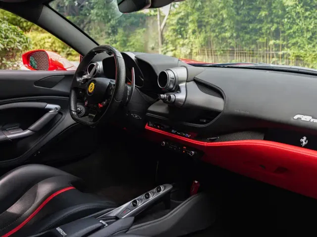 Ferrari F8 — Фото автомобиля 10