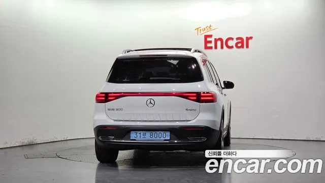 Mercedes-Benz EQB X243 — Фото автомобиля 4