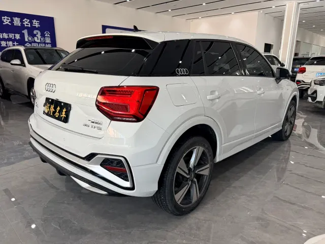 Audi Q2L — Фото автомобиля 4