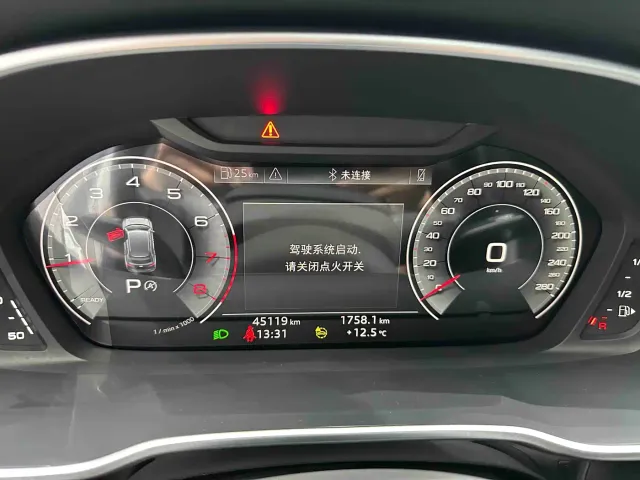 Audi Q3 — Фото автомобиля 11